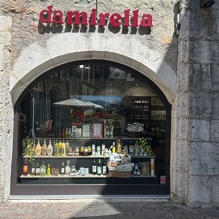 Da Mirella delicatessen storefront